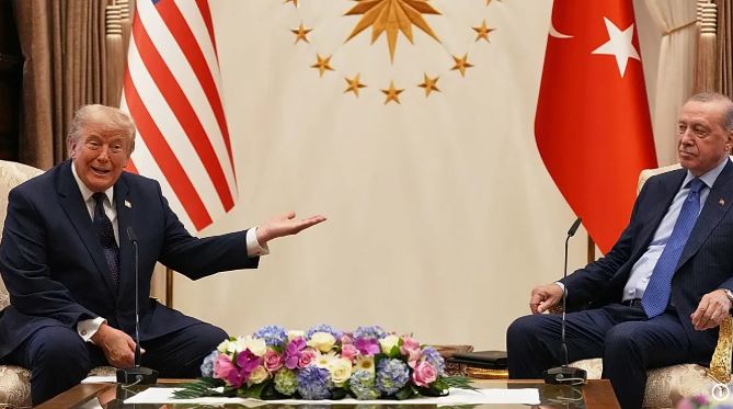 Samiti i NATO-s, Trump rikthen thirrjen që SHBA-të të marrin nën kontroll Groenlandën