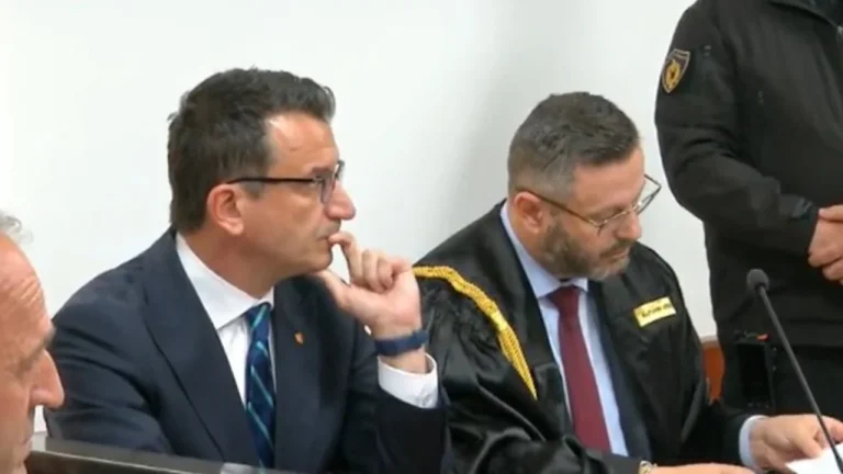 Veliaj reagon pas vendimit të Gjykatës Administrative: Padia për Dadon nuk u lejua të shqyrtohej