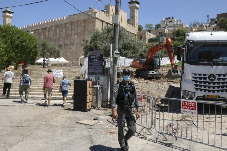 Sulmohen gazetarët në Bregun Perëndimor, arrestohen 4 persona