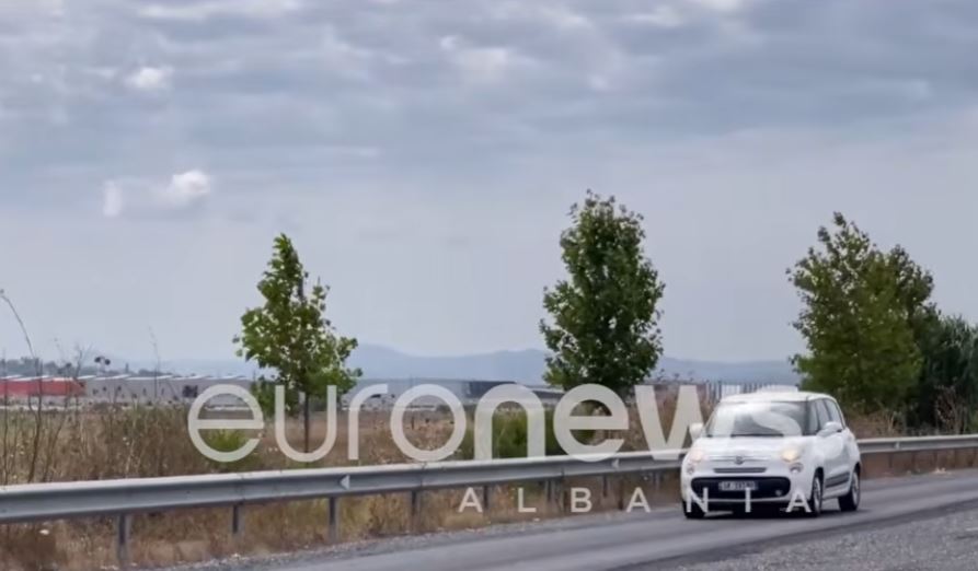 Infrastruktura në Durrës në mëshirë të fatit, rruga drejt Universitetit “Aleksandër Moisiu” kthehet në burim aksidentesh